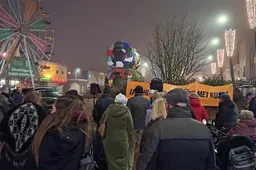 Joan geeft niet op: ruim 700 handtekeningen voor handhaven Raadhuisplein