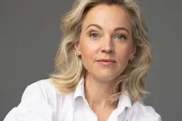 Actrice Loes Haverkort won Perfecte Plaatje en lanceert nu fotoboek: ’Ik kan me erg alleen voelen in mijn verdriet’