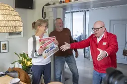 Postcode Loterij valt voor derde keer in vijf jaar in Oudega: ‘Waaauw. Super, machtig’