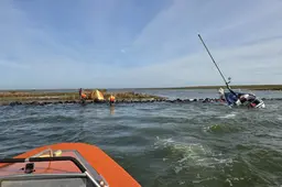 Schipbreukeling na tweeënhalve dag opgepikt van vogeleiland in IJsselmeer. ’Dacht dat hij het leven zou laten’