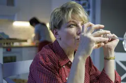 Aan deze signalen kun je zien dat je te veel drinkt - en dat zijn geen rode wangen of rode neus