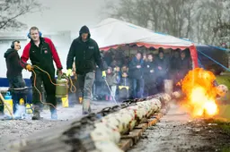Carbidschieten in Friesland: hier moet je zijn voor de hardste knallen en ‘bêste poeiers’
