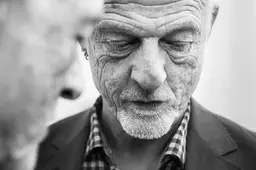 Gerbrand Bakker beschrijft in ‘Boedel’ de groepsdynamiek van een gezin tijdens het verdelen van moeders spullen | ★★★★☆