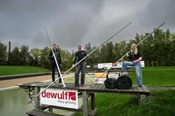 Flinke zak geld voor fierljepschans Winsum en dorpshuis Wjelsryp. Ook Stiens, Wijnaldum en Harlingen krijgen sloten subsidie