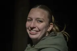 Nynke (27) strijdt tegen lichtvervuiling: ‘Elk mens verdient de ervaring om onder zo’n sterrenhemel te staan’