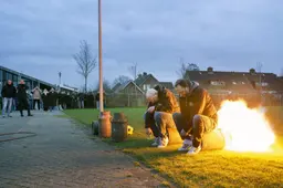 In Burdaard klonk dinsdag de eerste carbidknal van 2025. ‘Wat carnaval is voor het Zuiden, is carbid voor het Noorden’