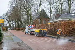 Dorpsgeheim in Aldwâld: wie schilderde er in de nacht een zebrapad op de weg?