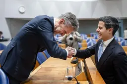 Iedere democratie helpt zichzelf te gronde | opinie