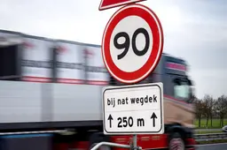 In het donker van 130 naar 90 naar 130 naar 90 en weer naar 130 op de A32 bij Wolvega en Heerenveen
