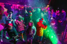 Kan de kerstmarkt in Harlingen tippen aan de verwachtingen van Duitse studenten? ‘Er waren veel meer mensen dan ik had verwacht’