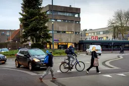 ‘Wirwar’ aan rotondes in Drachten: ‘It soarget foar ferkearsûnfeiligens’