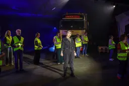 Boerse ridderlijkheid in Heeg: liefde, jaloezie en geweld tussen trucks en pallets