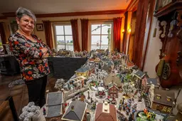 Wendy (58) uit Sloten heeft het mooiste kerstdorp van Friesland. ‘Jeetje, dat hie ik nea ferwachte’