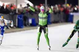 Crispijn Ariëns en Sofia Schilder winnen in Winterswijk eerste natuurijsmarathon