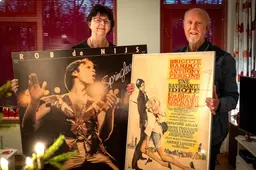 Sijtze en Angela uit Drachten verloren dit jaar hun verzameliconen Brigitte Bardot en Rob de Nijs. ‘Had ze niet een maandje kunnen wachten?’