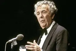 Wim Kan: grondlegger van de oudejaarsconference die uitgroeide tot een traditie