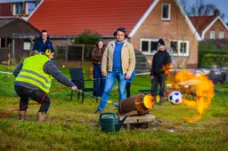 Is carbid een goed alternatief voor knalvuurwerk? Dit vinden de bezoekers van carbidfeesten rond Heerenveen