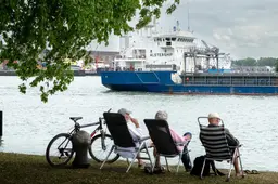 Nederland telt voor het eerst meer ouderen dan jongeren
