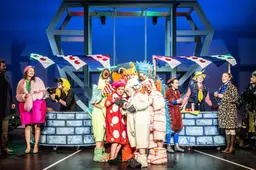 Assepoester en Roodkapje ontmoeten elkaar in Drachten. Kerstmusical zorgt voor sprookjesachtige avond