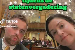 ‘Depu en Depu’ doen een ‘stiekeme 67’ tijdens een saaie Statenvergadering