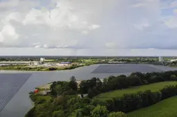 GroenLeven verkoopt grootste drijvende zonnepark van Nederland aan Tytsjerksteradiel
