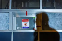 Hoe wijkagent Gerrit uit Bolsward op twee drugslabs stuitte: ‘Die derde garagebox vanaf rechts, die is het’