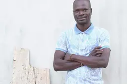 Thierry Oussou (37) hoopt Prix de Rome te winnen met 20 ton katoen en eerbetoon aan arbeiders: ’Denken aan hardwerkende mensen’