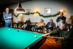 Al 22 jaar vaste gezichten bij Biljartvereniging Lekkum. ‘Ik denk niet eens dat wij stoppen voordat we dood zijn’
