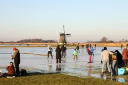 Kijk hier welke ijsbanen in Friesland geopend zijn op tweede kerstdag