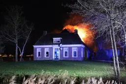 Politie onderzoekt oorzaak brand Hurdegaryp, brandstichting niet uitgesloten
