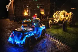 Allagonda houdt lichtjesoptocht in Surhuisterveen: ‘Verbinding en samenzijn’