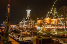 Zo beleeft het bedrijfsleven in Friesland de kerstborrel: ‘De schoonmakers waren boos, omdat er emmers waren meegenomen in de taxi’