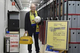 Waarom Meindert (68) uit Akkrum afscheid neemt van zijn Cambuur-verzameling: ‘Elke club heeft wel zo’n gek’