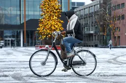 Er ligt een laagje sneeuw in Friesland, maar hoe lang blijft het liggen?