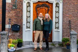 Anouschka (50) verkoopt het imposante ‘Tempelhuys’ in Harlingen: ‘Het was kamperen in een kasteel’