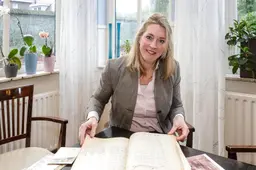 Oud kasboek bewijst vrijgevigheid ‘God van Gaasterland’. Vanuit Huize Rijs deelde jonkheer Van Swinderen zijn rijkdom