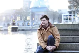 Preston Losack (35), Amerikaans dichter in Leeuwarden, komt uit Texaanse familie van Trump-stemmers. ‘Ik kan niet terug’