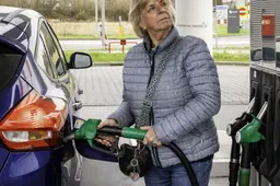 Nederlanders leggen flink bij om naar het werk te rijden: dit zijn de werkelijke kosten per kilometer