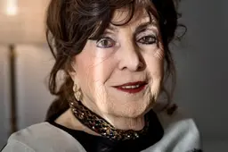 Kampoverlevende Deborah (83) spreekt bij Holocaust Herdenking. ‘Dat ik er nog ben, is een godswonder’