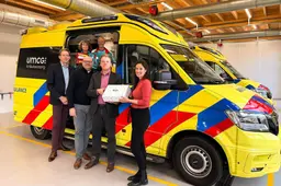 Ambulances Friesland, Drenthe en Groningen krijgen hun ampullen en pillen van 1 apotheker en dat voorkomt verwarring