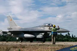 Belgische luchtmacht oefent vanaf Ameland en knalt drones uit de lucht