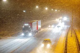 Rijden in de sneeuw? Met deze tips voorkom je brokken met de auto op gladde wegen