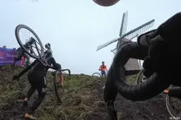 🎥 Parcoursverkenning der parcoursverkenningen: Tibor Del Grosso en Puck Pieterse doen WK-rondje in Hulst