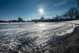 ‘Zondag schaatsen op opgespoten banen’