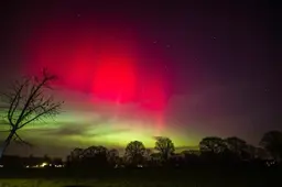Noorderlicht met het blote oog zichtbaar boven Friesland