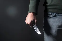 Winkeldief (60) dreigt met mes in Leeuwarden, maar krijgt geen straf