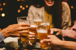 Als je meedoet met Dry January moet je dit weten: ‘Onze sociale norm komt niet overeen met onze gezondheidsnorm’