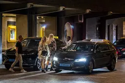 Boetes en rijverboden uitgedeeld aan taxi’s in Leeuwarden, Groningen en Assen na nachtelijke controles