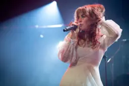 Zangeres en actrice Mayte (19) wint de ene prijs na de andere. Donderdag komt haar eerste single uit. ‘Mei muzyk wurdt it magysk’