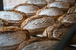 Bakkers bakken gewoon, ondanks code rood: ‘Om fiif oer sânen stie de earste klant al foar de doar’